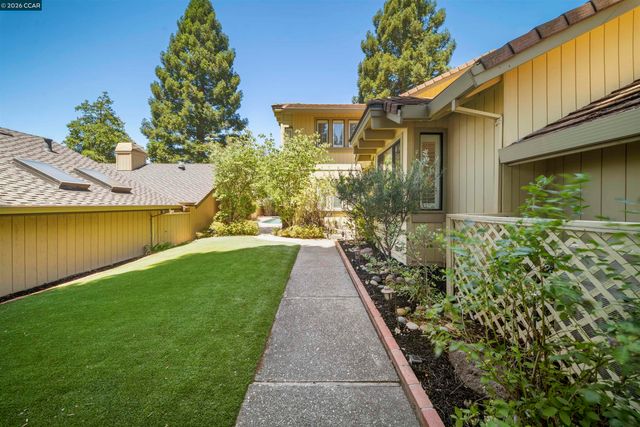 951 Redwood Dr, Danville, CA 94506