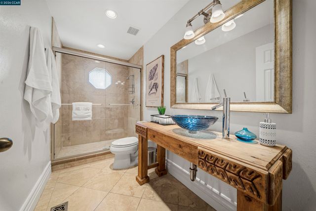 951 Redwood Dr, Danville, CA 94506