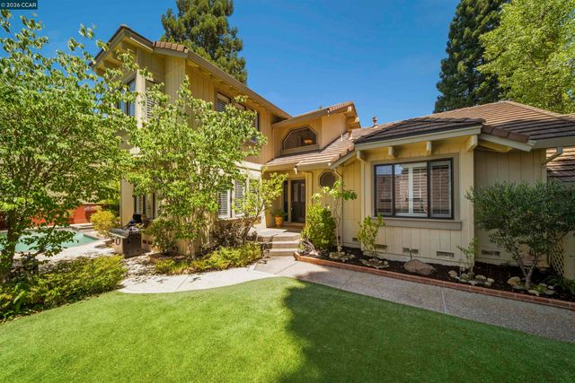 951 Redwood Dr, Danville, CA 94506