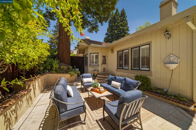 951 Redwood Dr, Danville, CA 94506