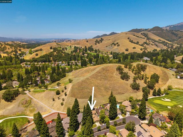951 Redwood Dr, Danville, CA 94506