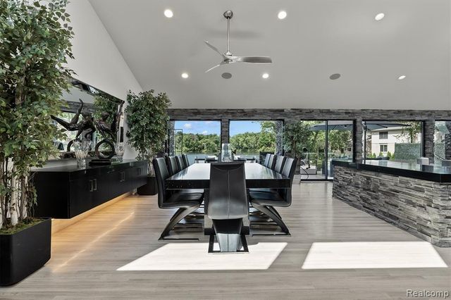5116 W Bloomfield Lake Road, West Bloomfield, MI 48323