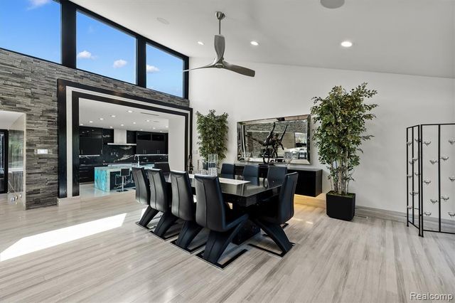 5116 W Bloomfield Lake Road, West Bloomfield, MI 48323