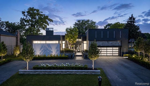 5116 W Bloomfield Lake Road, West Bloomfield, MI 48323