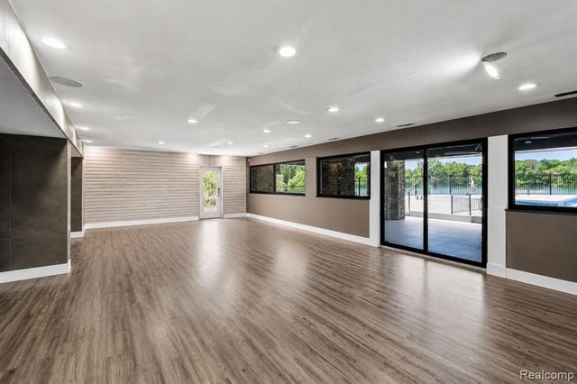 5116 W Bloomfield Lake Road, West Bloomfield, MI 48323