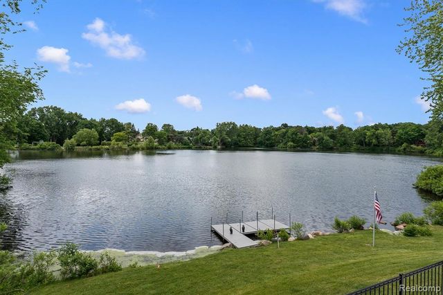 5116 W Bloomfield Lake Road, West Bloomfield, MI 48323