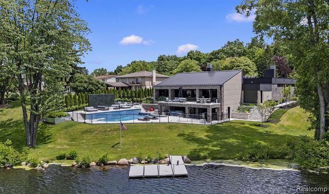 5116 W Bloomfield Lake Road, West Bloomfield, MI 48323