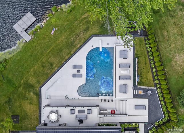 5116 W Bloomfield Lake Road, West Bloomfield, MI 48323