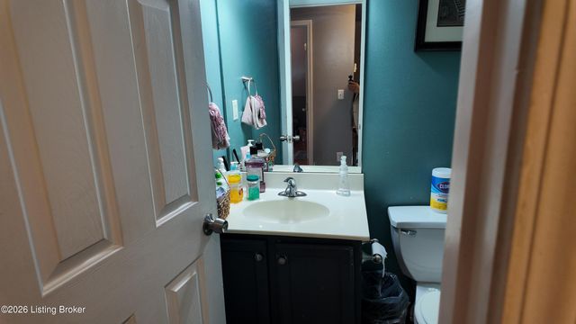 6817 Currington Cir, Louisville, KY 40258