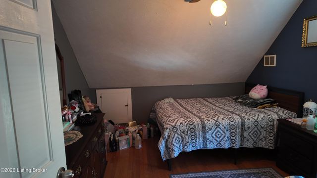 6817 Currington Cir, Louisville, KY 40258