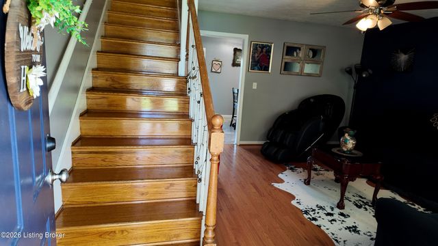 6817 Currington Cir, Louisville, KY 40258