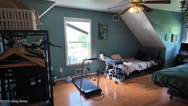 6817 Currington Cir, Louisville, KY 40258