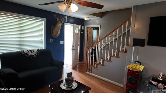 6817 Currington Cir, Louisville, KY 40258
