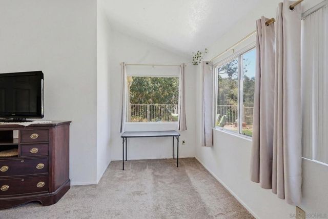 29402 Circle R Greens Dr, Escondido, CA 92026
