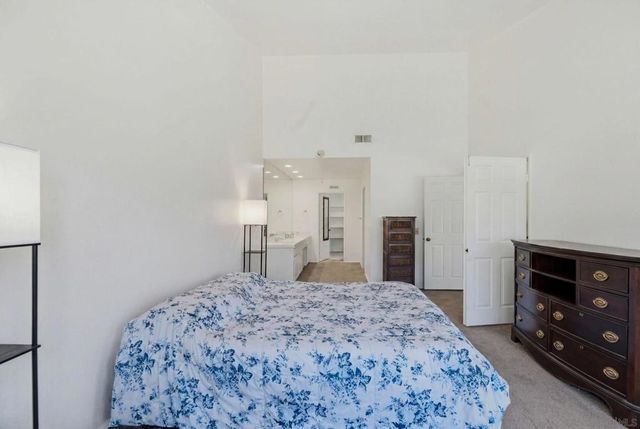 29402 Circle R Greens Dr, Escondido, CA 92026