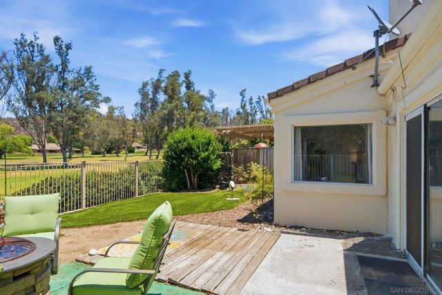 29402 Circle R Greens Dr, Escondido, CA 92026