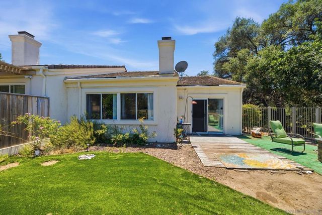 29402 Circle R Greens Dr, Escondido, CA 92026