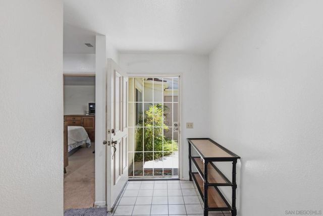29402 Circle R Greens Dr, Escondido, CA 92026