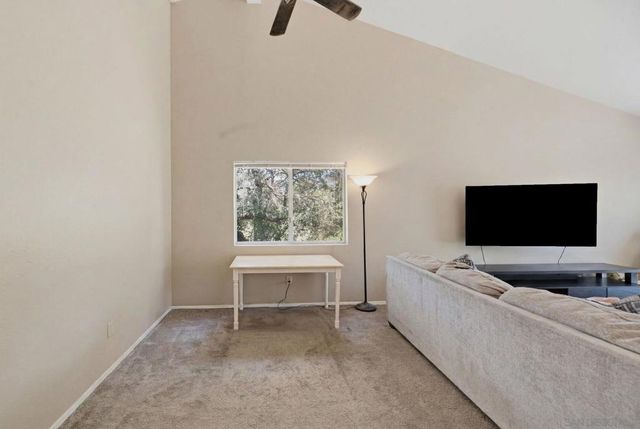 29402 Circle R Greens Dr, Escondido, CA 92026