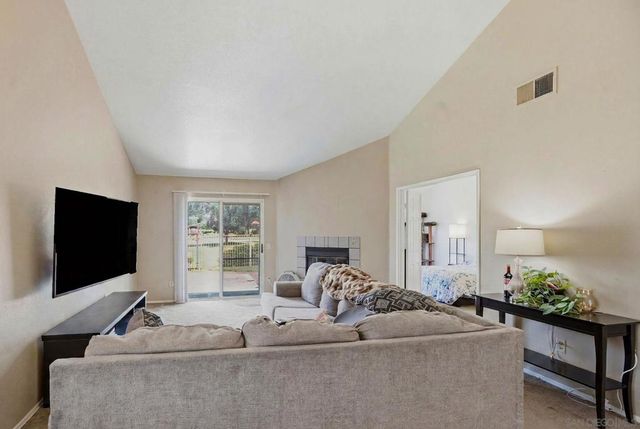29402 Circle R Greens Dr, Escondido, CA 92026