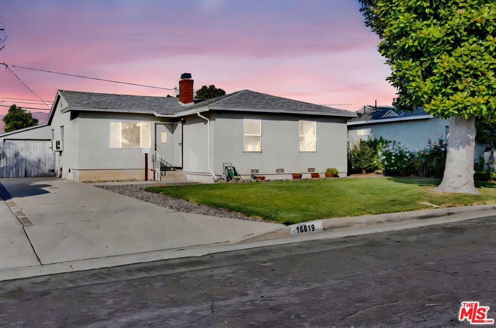 16819 E Devanah Street, Covina, CA 91722