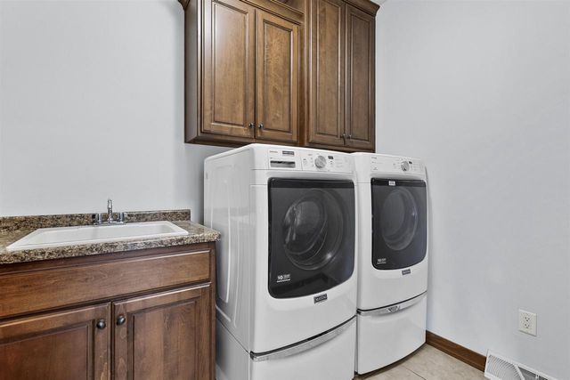 2481 COPPER LANE, Green Bay, WI 54311