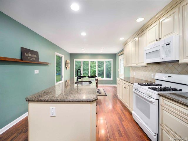 44 Oriole Street, Pearl River, NY 10965