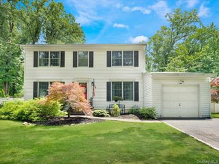 44 Oriole Street, Pearl River, NY 10965