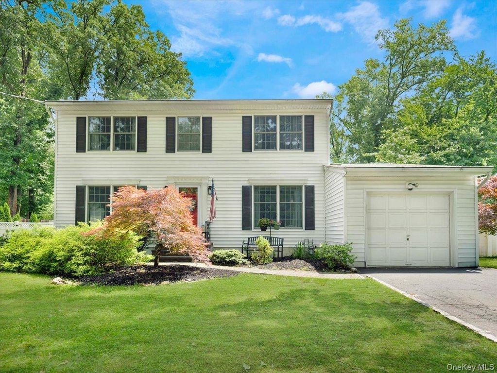 44 Oriole Street, Pearl River, NY 10965