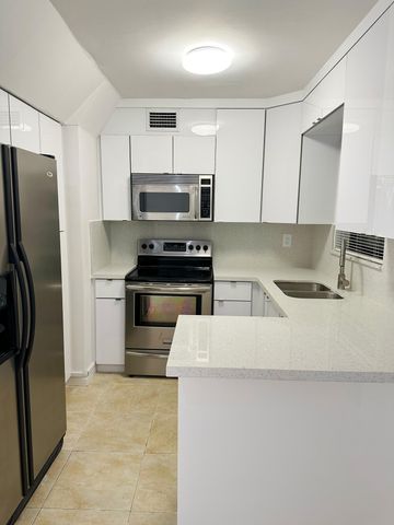1701 W 42ND Place 43, Hialeah, FL 33012