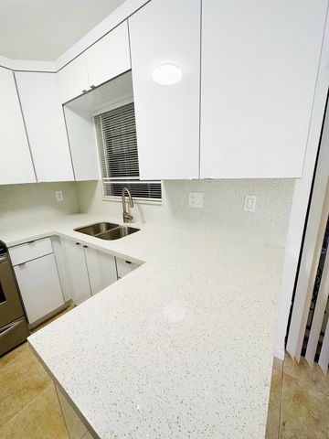 1701 W 42ND Place 43, Hialeah, FL 33012