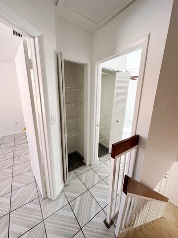 1701 W 42ND Place 43, Hialeah, FL 33012