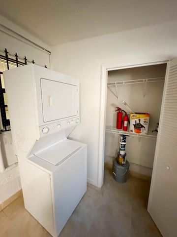 1701 W 42ND Place 43, Hialeah, FL 33012