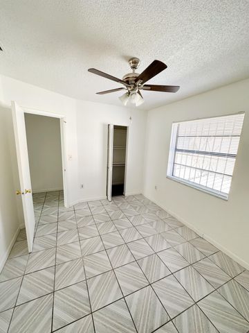 1701 W 42ND Place 43, Hialeah, FL 33012
