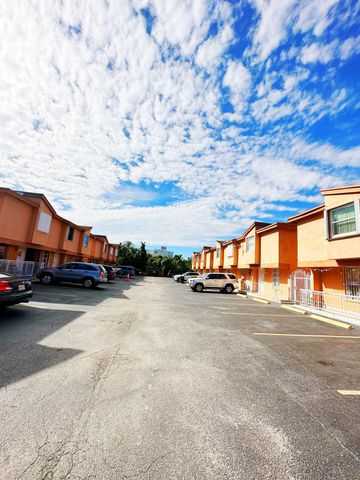 1701 W 42ND Place 43, Hialeah, FL 33012