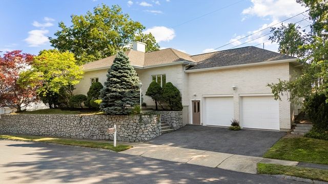 66 Nells Pond Road, Lynn, MA 01904