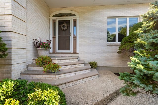 66 Nells Pond Road, Lynn, MA 01904