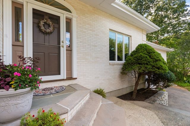 66 Nells Pond Road, Lynn, MA 01904