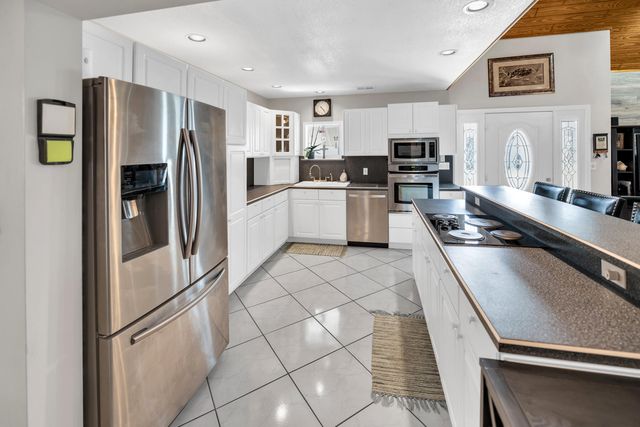 216 Pearl Avenue, Plantation Key, FL 33070