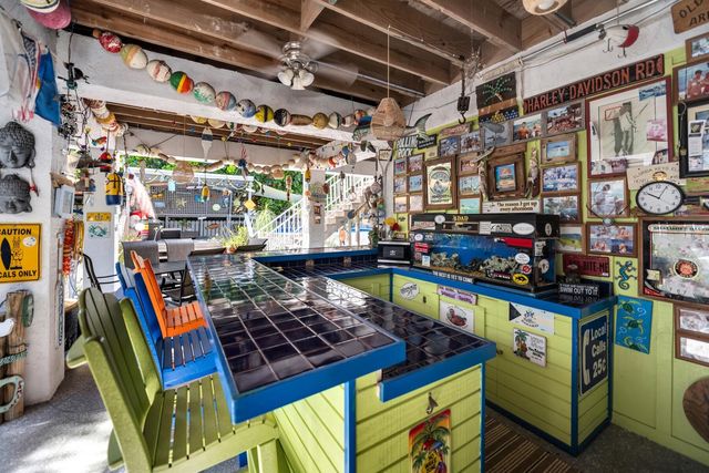 216 Pearl Avenue, Plantation Key, FL 33070