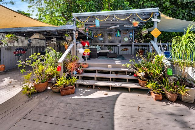 216 Pearl Avenue, Plantation Key, FL 33070