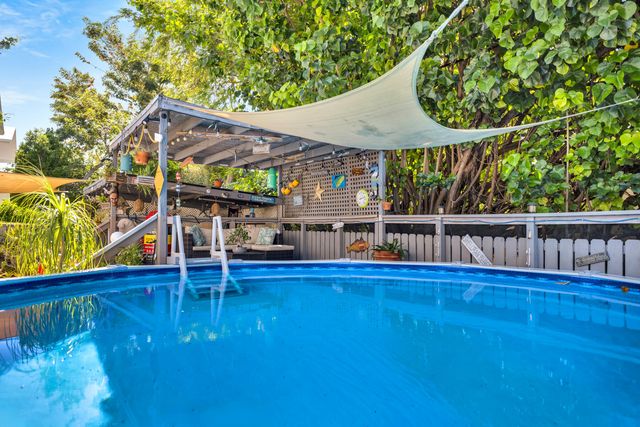 216 Pearl Avenue, Plantation Key, FL 33070