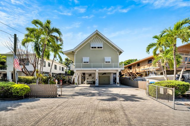 216 Pearl Avenue, Plantation Key, FL 33070