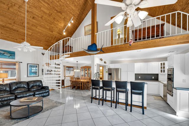 216 Pearl Avenue, Plantation Key, FL 33070