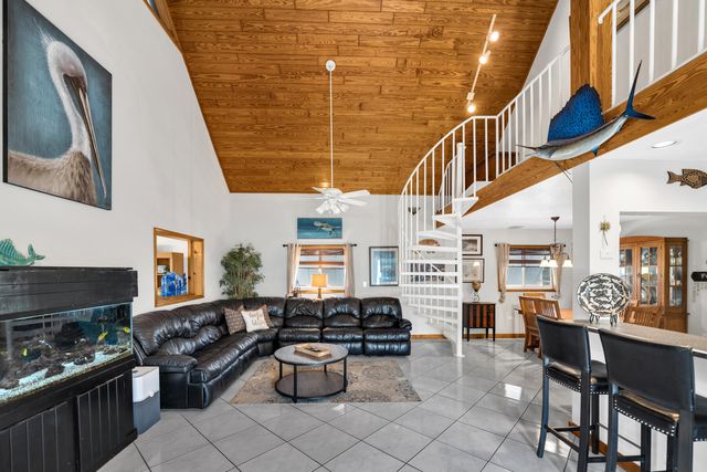 216 Pearl Avenue, Plantation Key, FL 33070