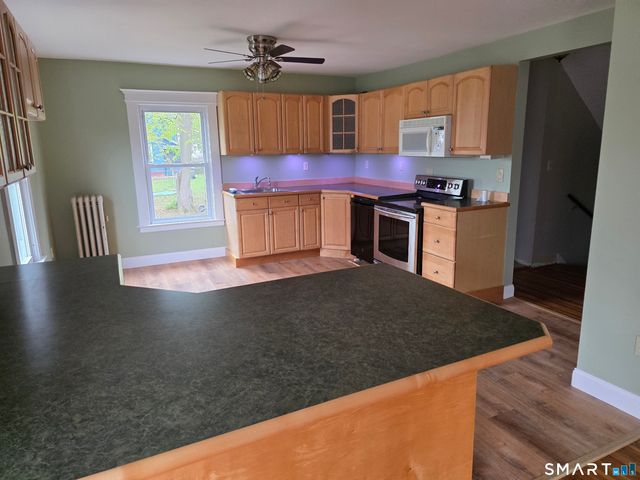 52 Hamlin Street, Manchester, CT 06040