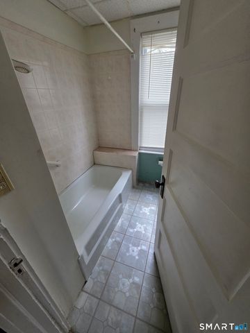 52 Hamlin Street, Manchester, CT 06040