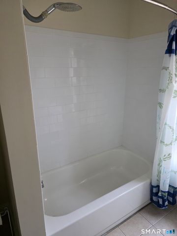 52 Hamlin Street, Manchester, CT 06040