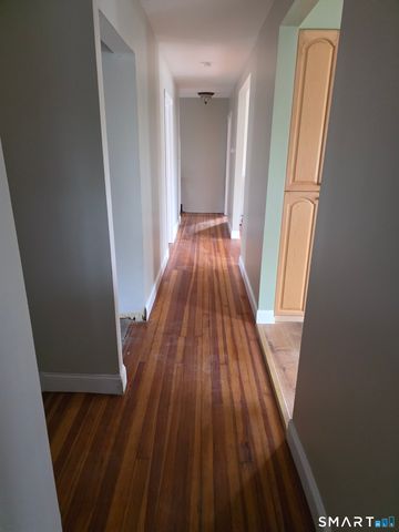 52 Hamlin Street, Manchester, CT 06040