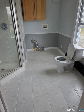 52 Hamlin Street, Manchester, CT 06040